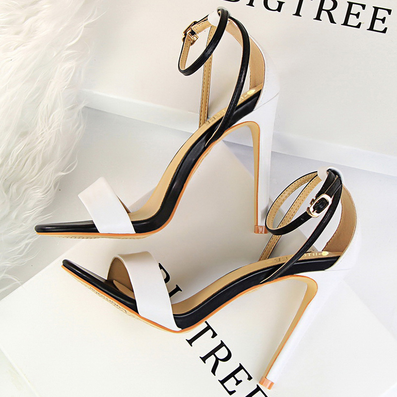 Kadın Siyah-Beyaz Muhtasar Der - Women Shoes Formal incelemesi ve fiyatı